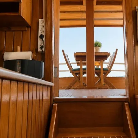 Yakamoz Bateau-hôtel